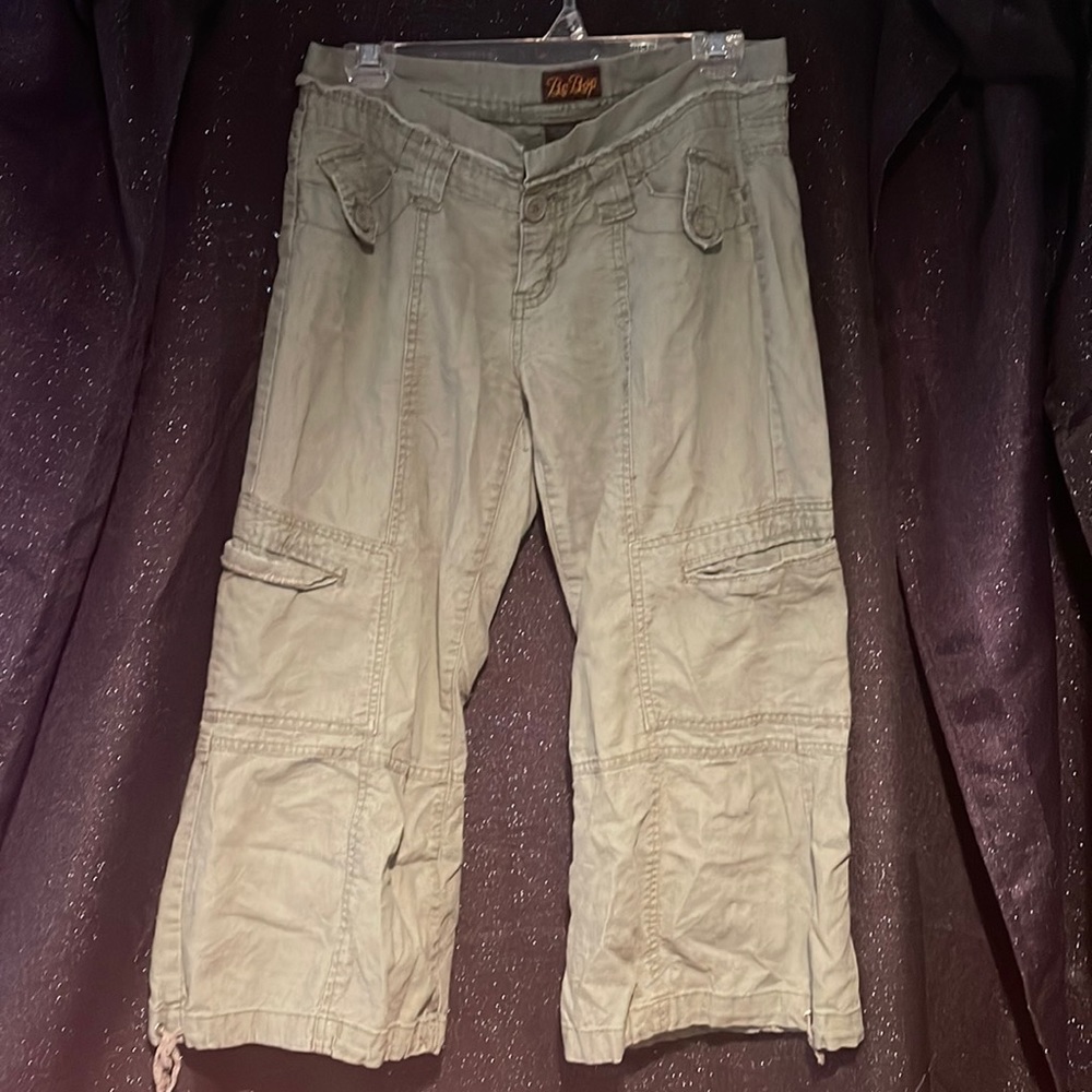 Be Bop Capri bells sage green size 5
